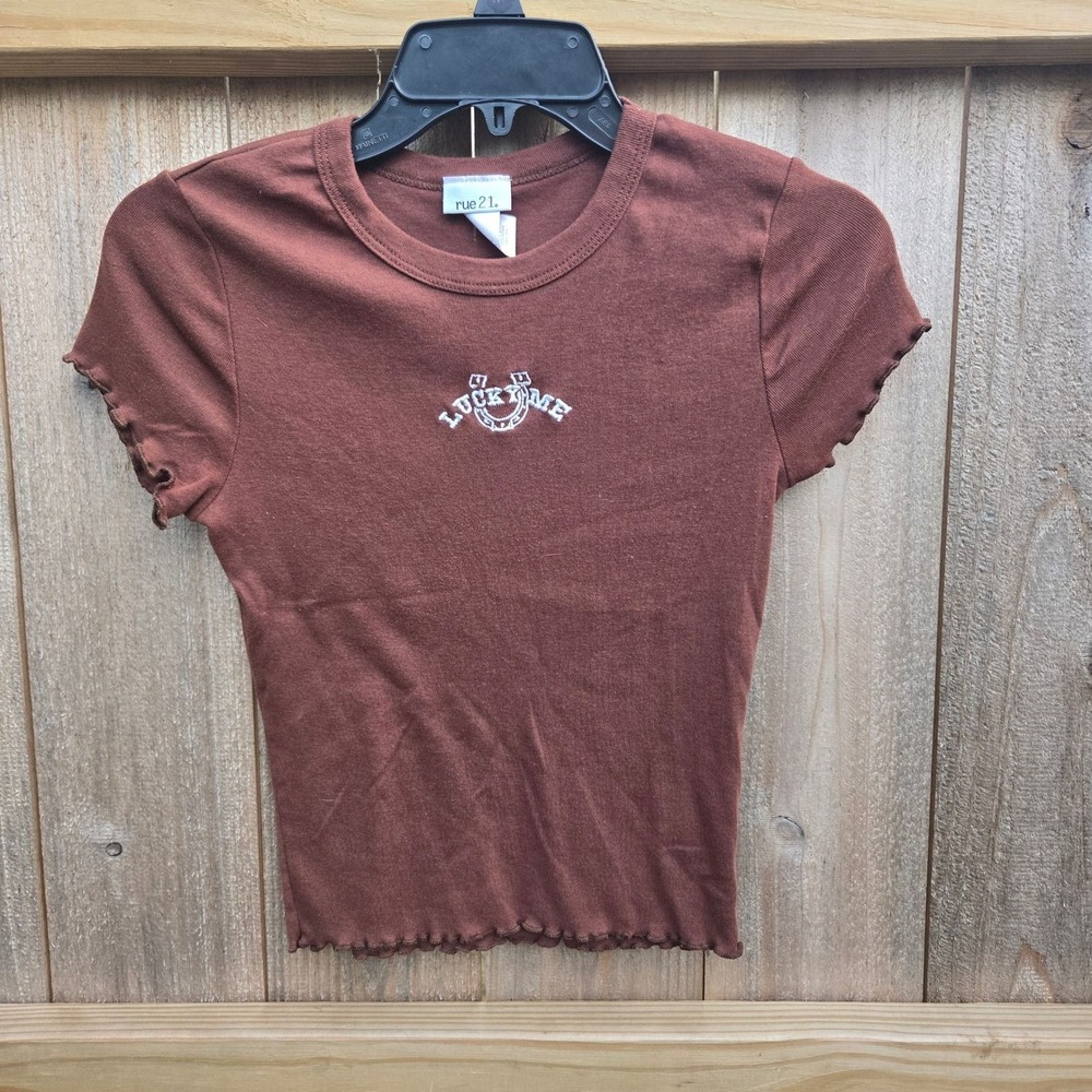 Rue21 Brown Lucky Me Horseshoe Baby Tee Lettuce Edge Ribbed Top Medium Y2K style